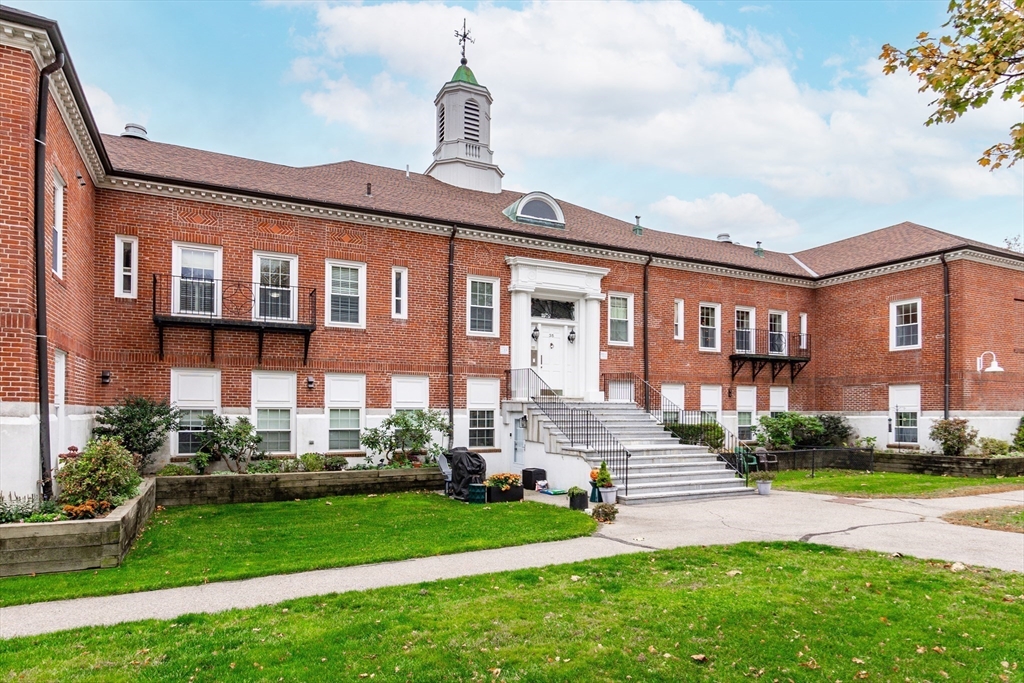 35 Eldridge Road, Unit 208 Boston, MA 02130 - Photo 3 of 17 Gallery Image 3