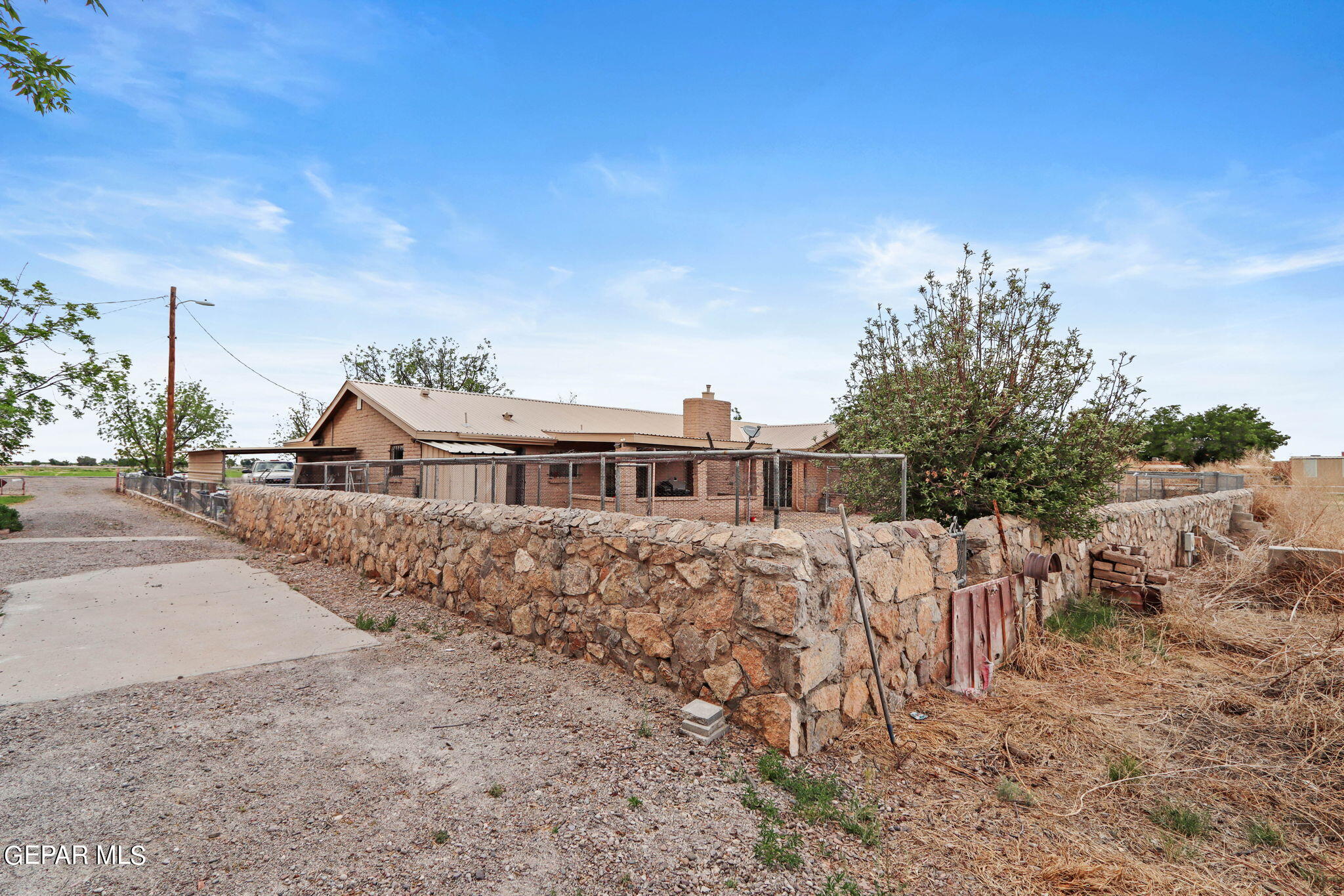 3025-3035 West O'Hara Road Anthony, NM 88021 - Photo 19 of 41 5-web-or-mls-IMG_1361
