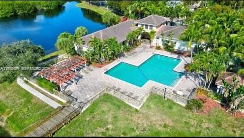 $2,600 | 2574 Centergate Drive, Unit 201, Miramar, FL 33025