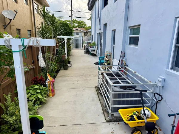 $2,150 | 1305 Northwest 4th Street, Unit 3, Miami, FL 33125