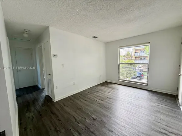 $2,150 | 1305 Northwest 4th Street, Unit 3, Miami, FL 33125