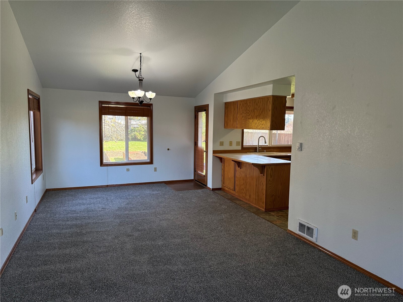 112 Jackson View Drive Chehalis, WA 98532 - Photo 6 of 24