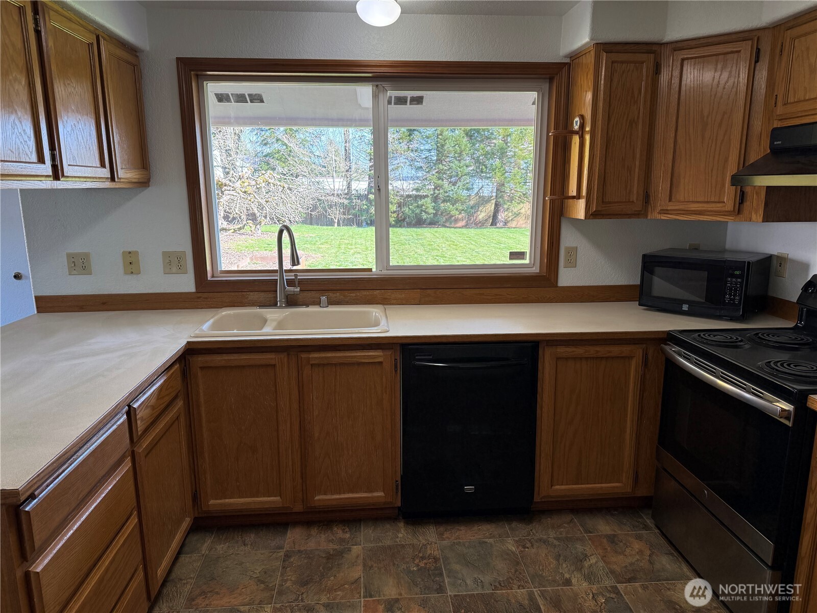 112 Jackson View Drive Chehalis, WA 98532 - Photo 9 of 24