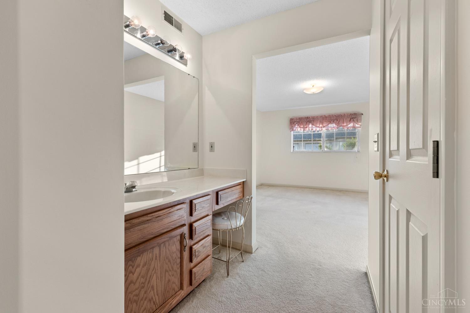 3547 Jessup Road, Unit 1A Cincinnati, OH 45239 - Photo 33 of 46