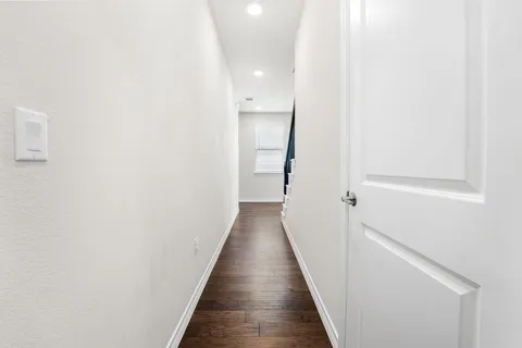 a view of utility room