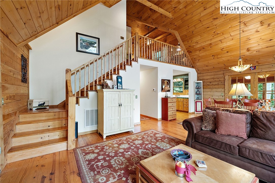 320 Timber Ridge Road Sugar Mountain, NC 28604 - Photo 24 of 30 a living room with furniture