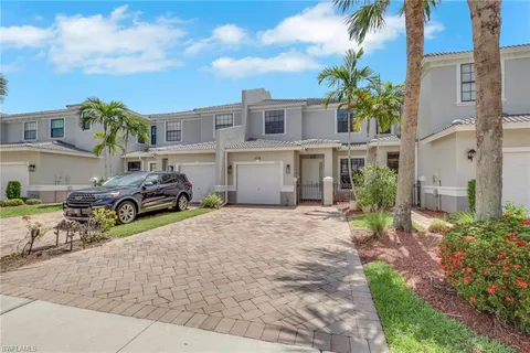 $385,000 | 15454 Summit Pl Circle, Unit 125, Naples, FL 34119