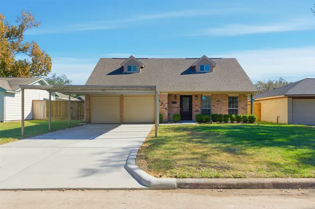 $2,300 | 5818 Chinaberry Drive, Houston, TX 77092