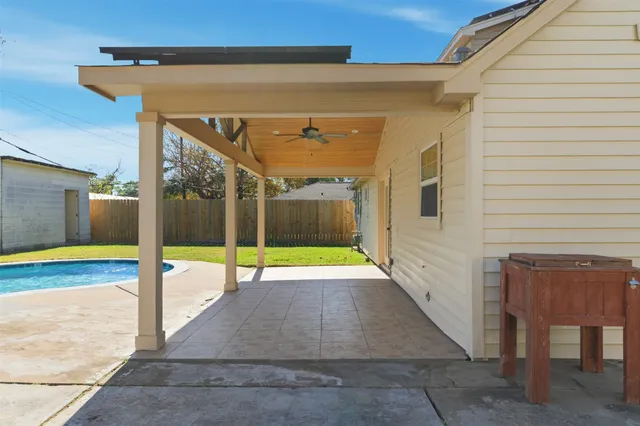 $2,300 | 5818 Chinaberry Drive, Houston, TX 77092