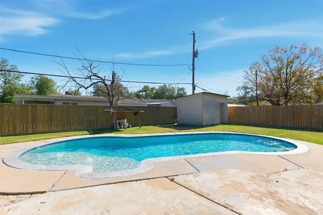$2,300 | 5818 Chinaberry Drive, Houston, TX 77092