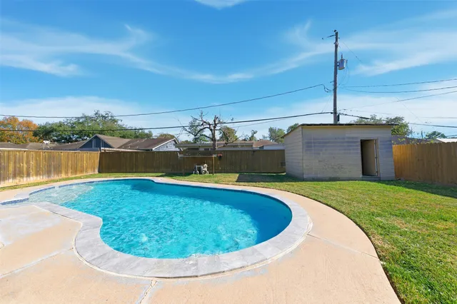 $2,300 | 5818 Chinaberry Drive, Houston, TX 77092