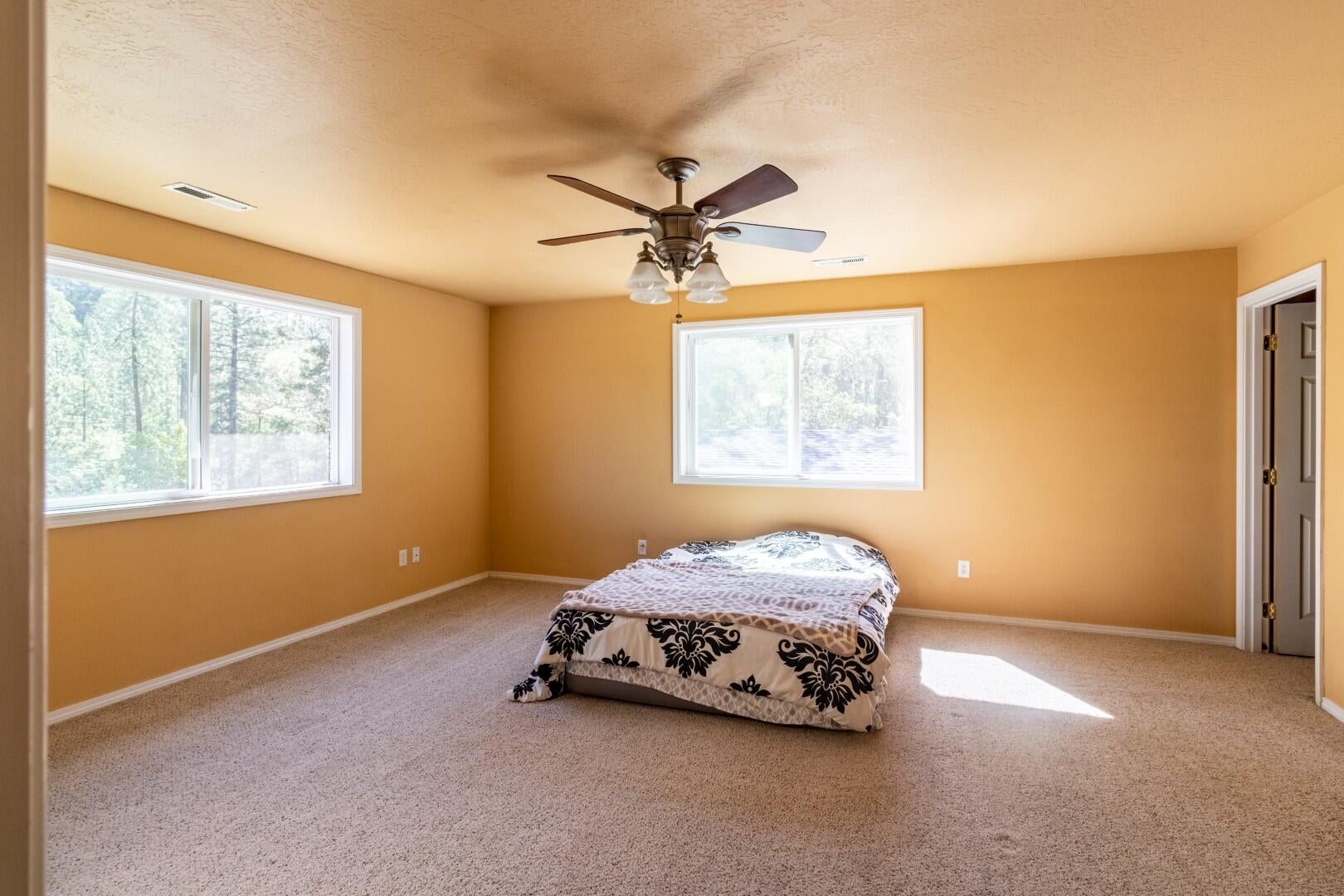 3441 North Obenchain Road Eagle Point, OR 97524 - Photo 21 of 36 23