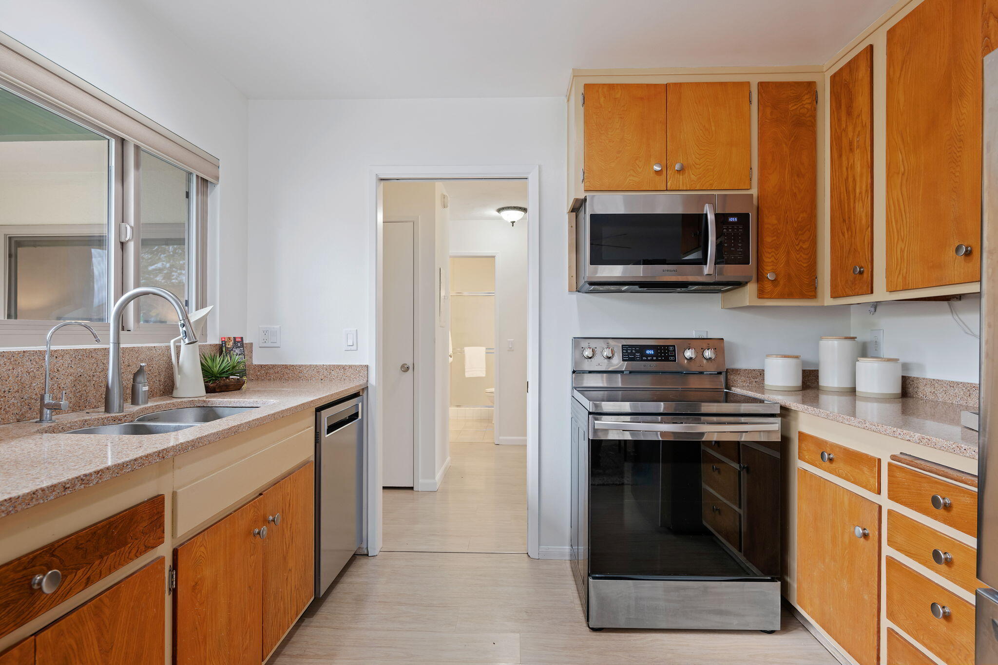 60 North San Marcos Road Santa Barbara, CA 93111 - Photo 8 of 28 Kitchen