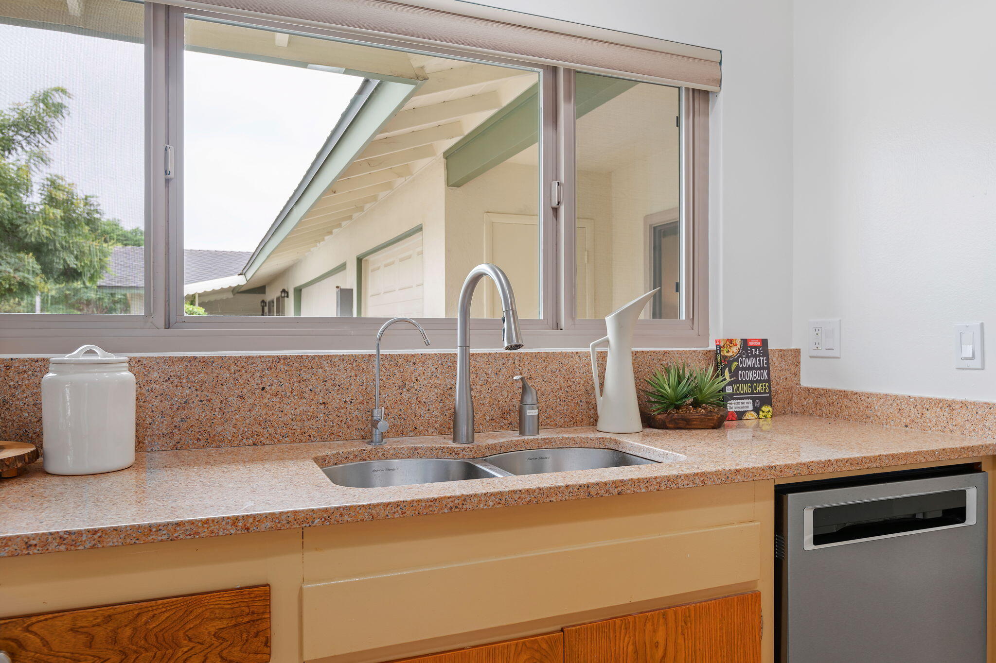 60 North San Marcos Road Santa Barbara, CA 93111 - Photo 9 of 28 Kitchen