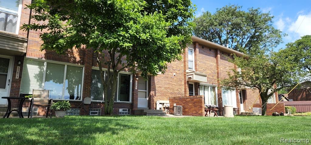 32673 Five Mile Road Livonia, MI 48154 - Photo 3 of 30 Gallery Image 3