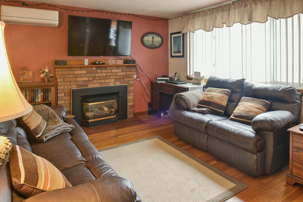162 Marlborough Road Salem, MA 01970 - Photo 3 of 30 Gallery Image 3