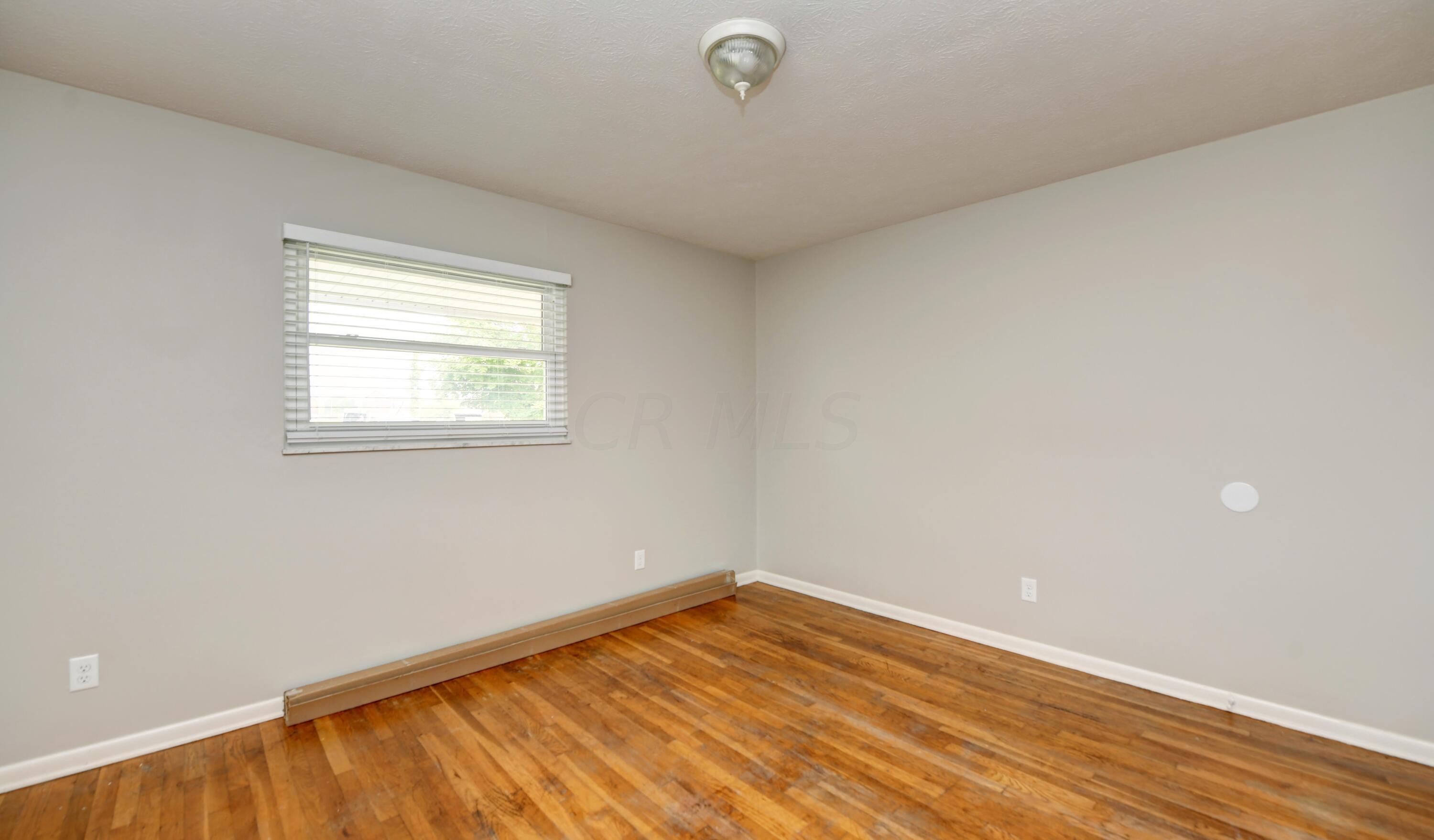3715 Arnelle Road Columbus, OH 43228 - Photo 17 of 24 Second Bedrom (2)