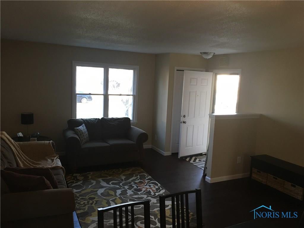 1295 Applegate Street, Unit 12 Waterville, OH 43566 - Photo 6 of 14 Gallery Image 6