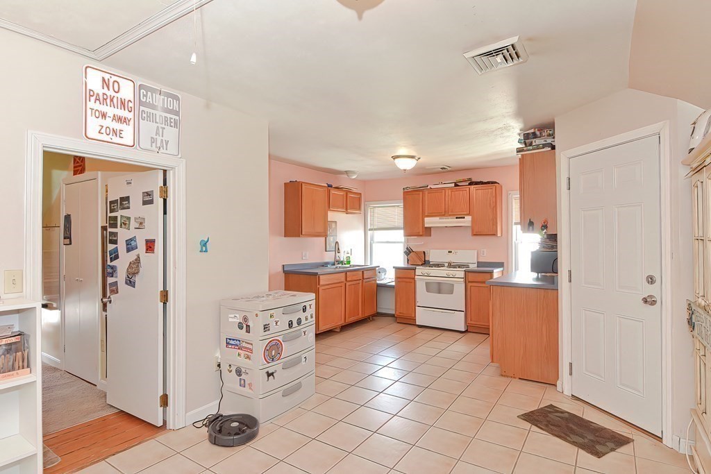 644 Prospect Street Fall River, MA 02720 - Photo 24 of 29 Gallery Image 24