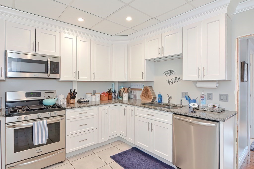 644 Prospect Street Fall River, MA 02720 - Photo 4 of 29 Gallery Image 4