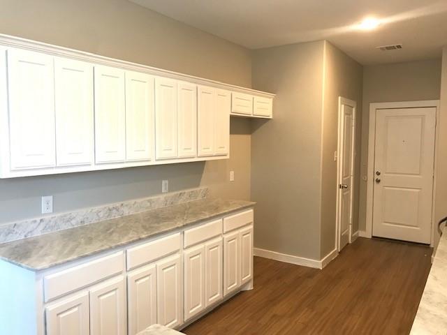 3542 Apple Valley Way Dallas, TX 75227 - Photo 9 of 24