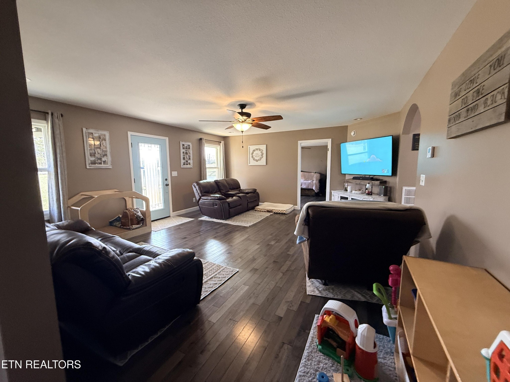 1926 Old Grimsley Road Grimsley, TN 38565 - Photo 15 of 41 a living room with furniture