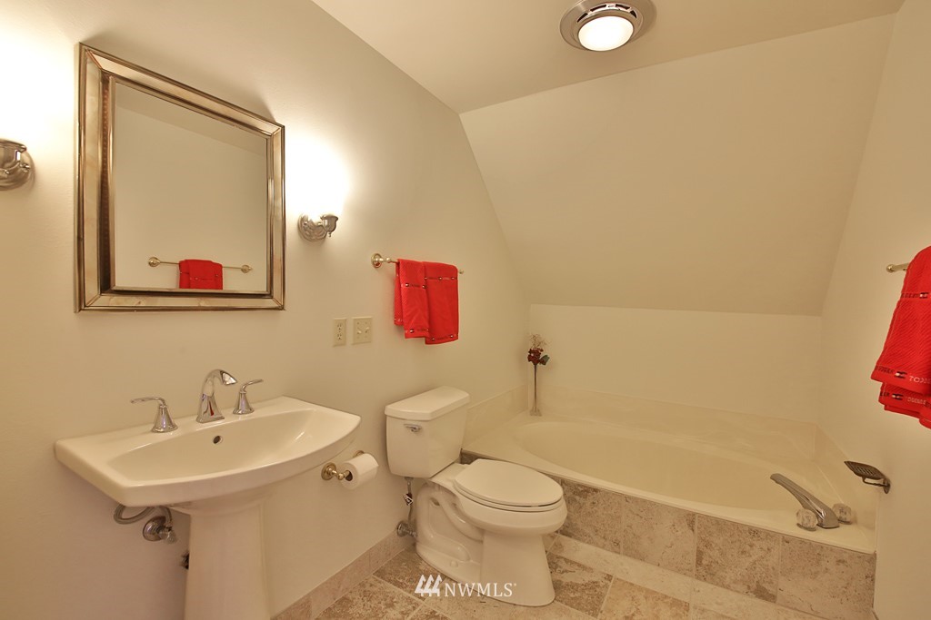 1399 West Beach Road Oak Harbor, WA 98277 - Photo 19 of 25