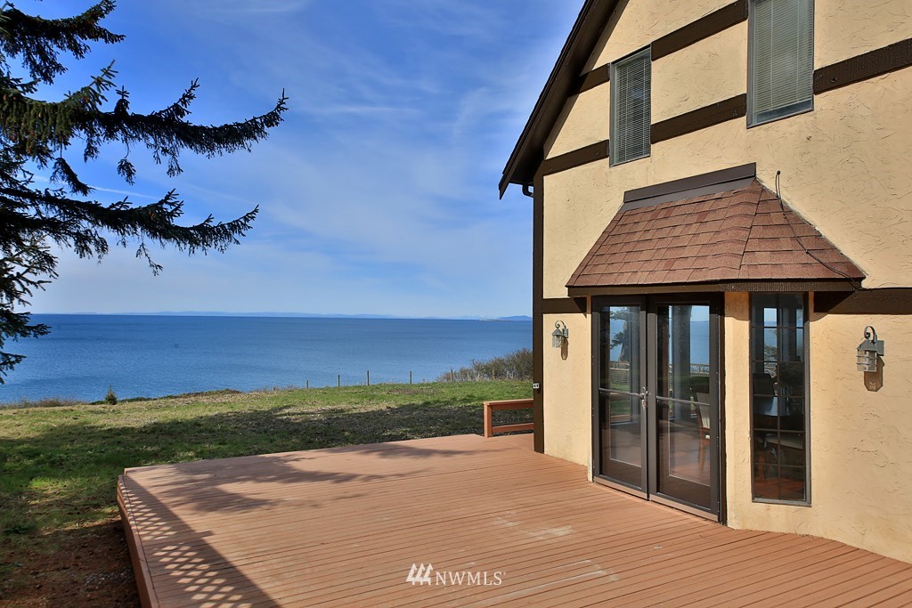 1399 West Beach Road Oak Harbor, WA 98277 - Photo 6 of 25