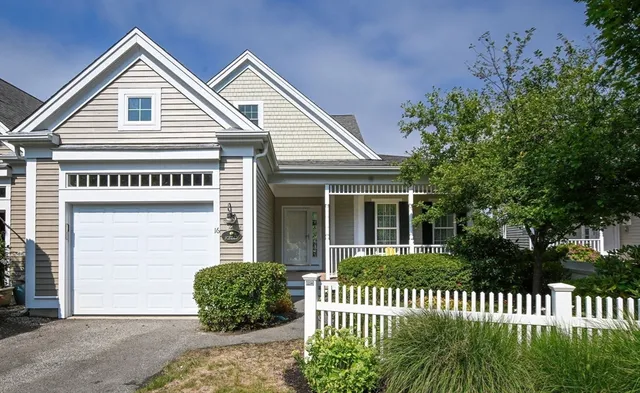 $799,000 | 16 Amberwood Court, Unit 16, Bourne, MA 02532