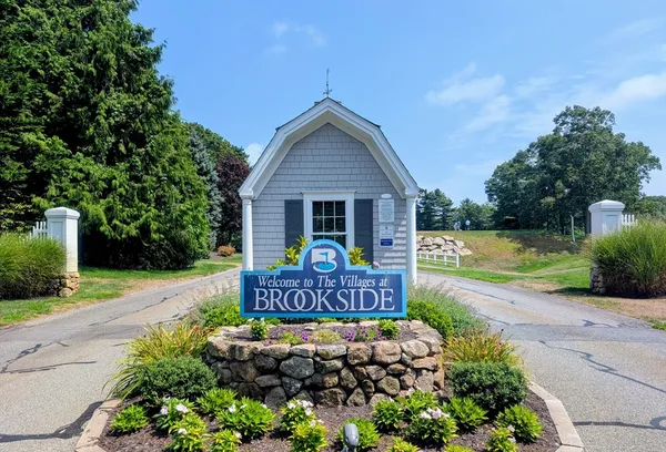 $799,000 | 16 Amberwood Court, Unit 16, Bourne, MA 02532