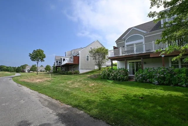 $799,000 | 16 Amberwood Court, Unit 16, Bourne, MA 02532