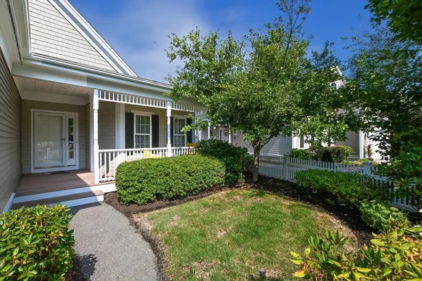 $799,000 | 16 Amberwood Court, Unit 16, Bourne, MA 02532