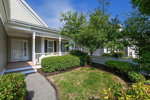 $799,000 | 16 Amberwood Court, Unit 16, Bourne, MA 02532