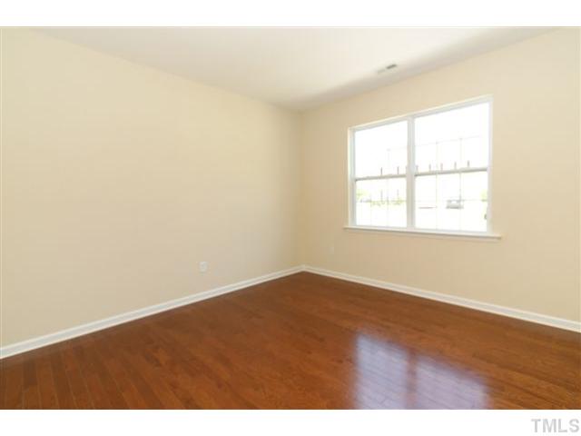 411 Thistlegate Trail Raleigh, NC 27610 - Photo 4 of 14 Gallery Image 4
