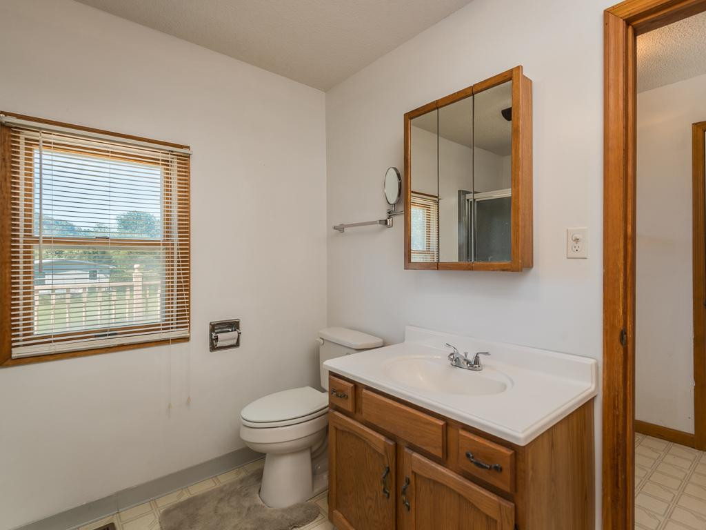 1628 Hickory Tree Road Bristol, TN 37620 - Photo 21 of 33 Full Bath Off Laundry
