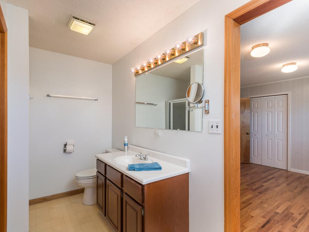 1628 Hickory Tree Road Bristol, TN 37620 - Photo 27 of 33 Master Bath