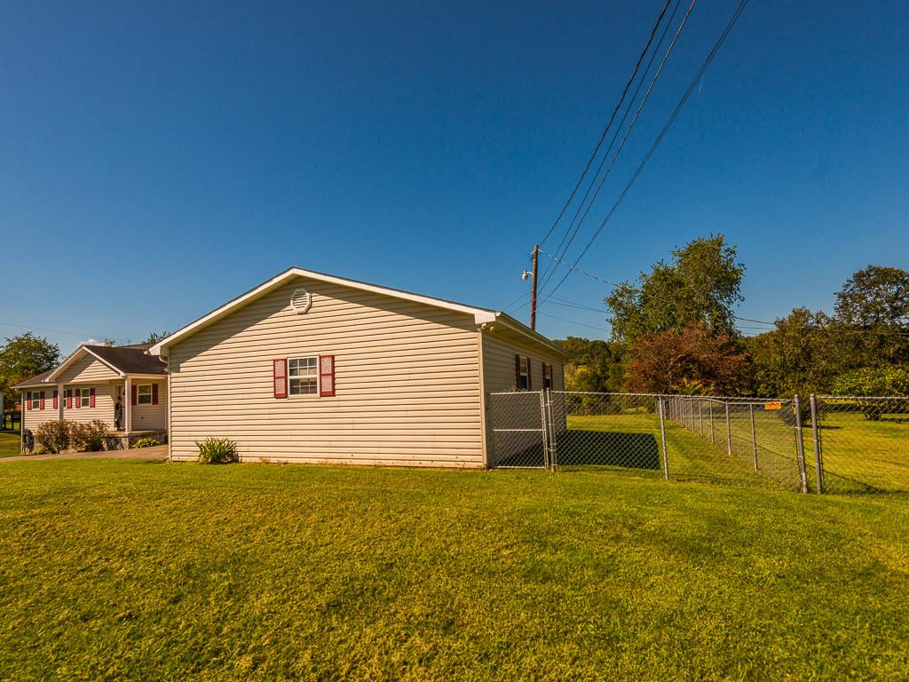 1628 Hickory Tree Road Bristol, TN 37620 - Photo 5 of 33 Photo 5