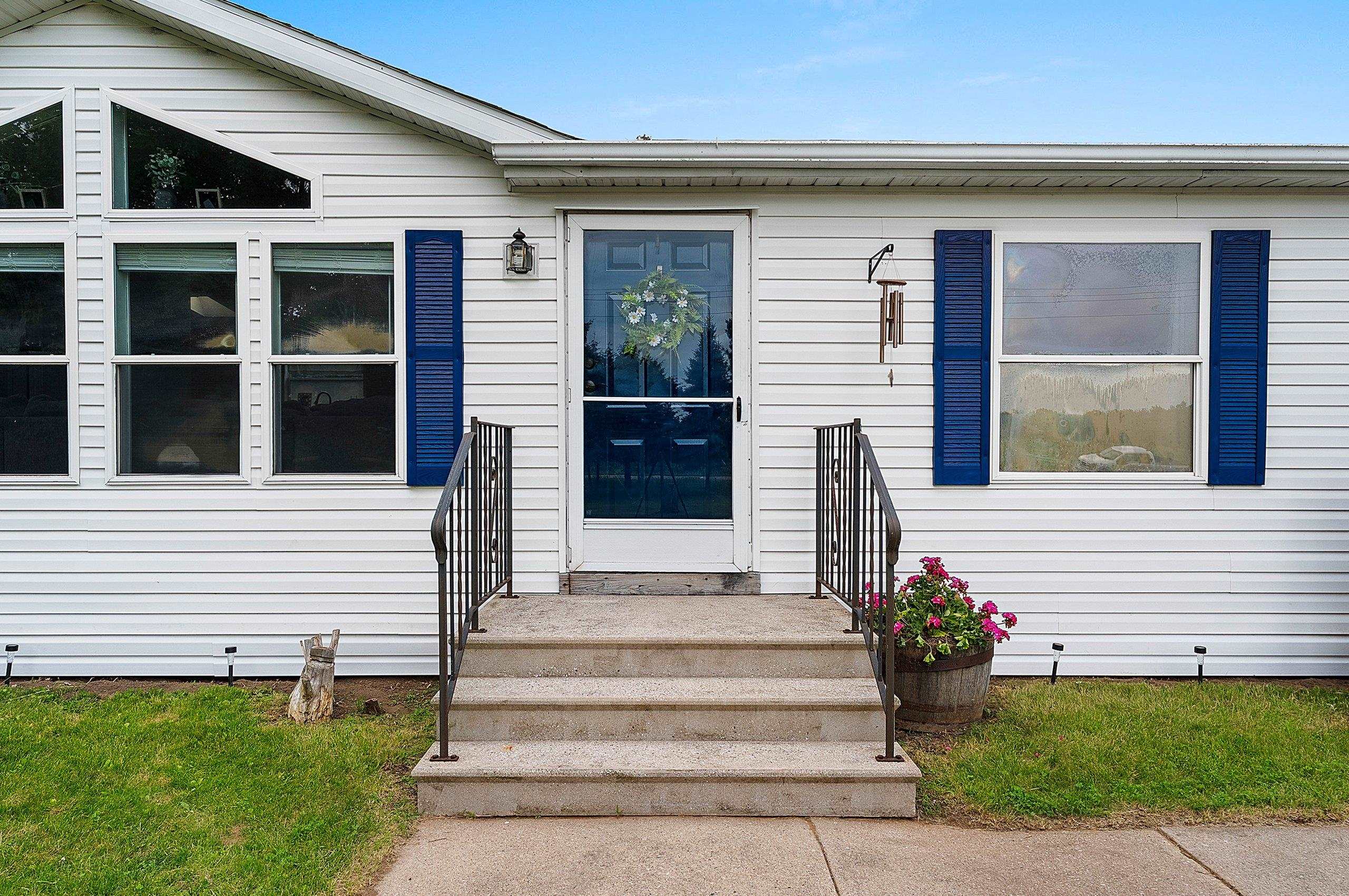 4562 Elm Lawn Road Oconto Falls, WI 54154 - Photo 2 of 50