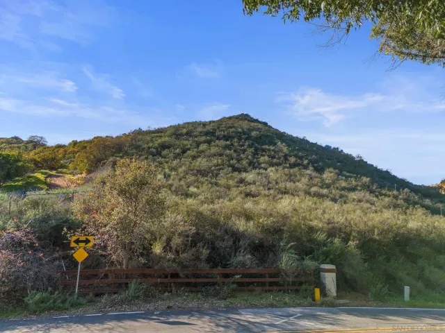 $600,000 | 555 Calle Jardin, Unit 1, Temecula, CA 92590