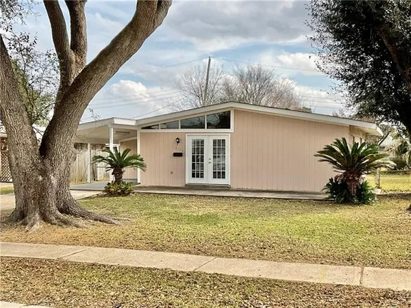 $1,500 | 2114 South Butterfly Circle, Gretna, LA 70056