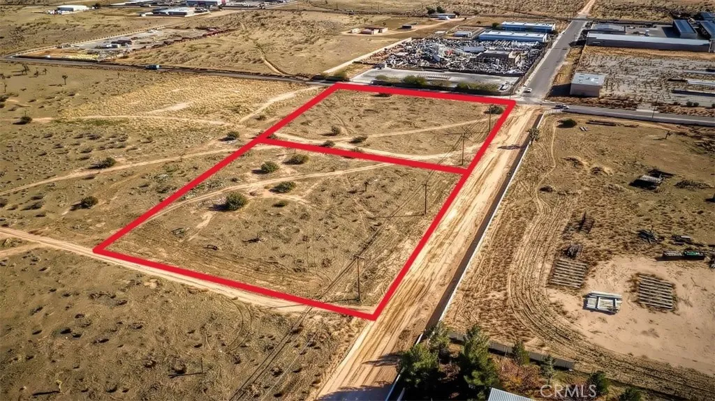 0 C Hesperia, CA 92345 - Photo 9 of 10 a view of a wooden floor