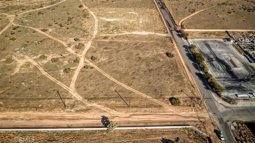 0 C Hesperia, CA 92345 - Photo 10 of 10 a view of wooden floor