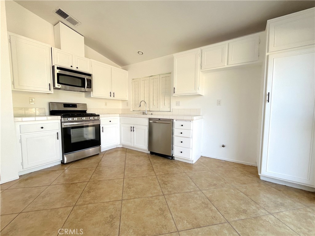 65836 Avenida Cadena Desert Hot Springs, CA 92240 - Photo 8 of 24