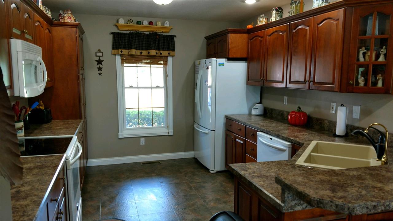7 Persimmon Ridge Acres Mitchell, IN 47446 - Photo 10 of 32