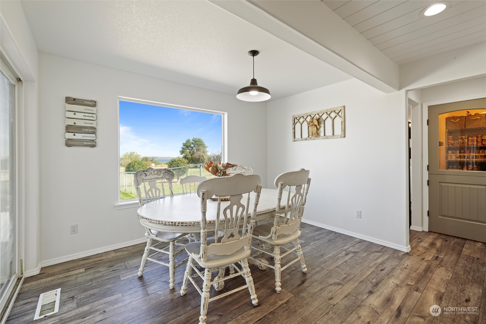 244924 East Hover Road Kennewick, WA 99337 - Photo 6 of 40 Gallery Image 6