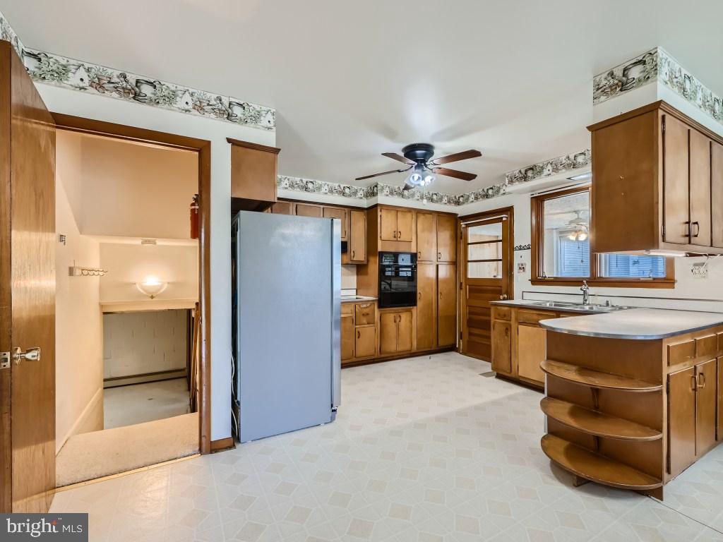 607 Plumtree Road Bel Air, MD 21015 - Photo 9 of 41 Spacious Kitchen