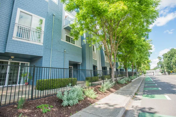 $380,000 | 427 Harriet Lane, West Sacramento, CA 95605