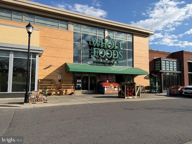 4638 Woodberry Street Riverdale, MD 20737 - Photo 61 of 78 Whole Foods: Fresh Finds Await You!