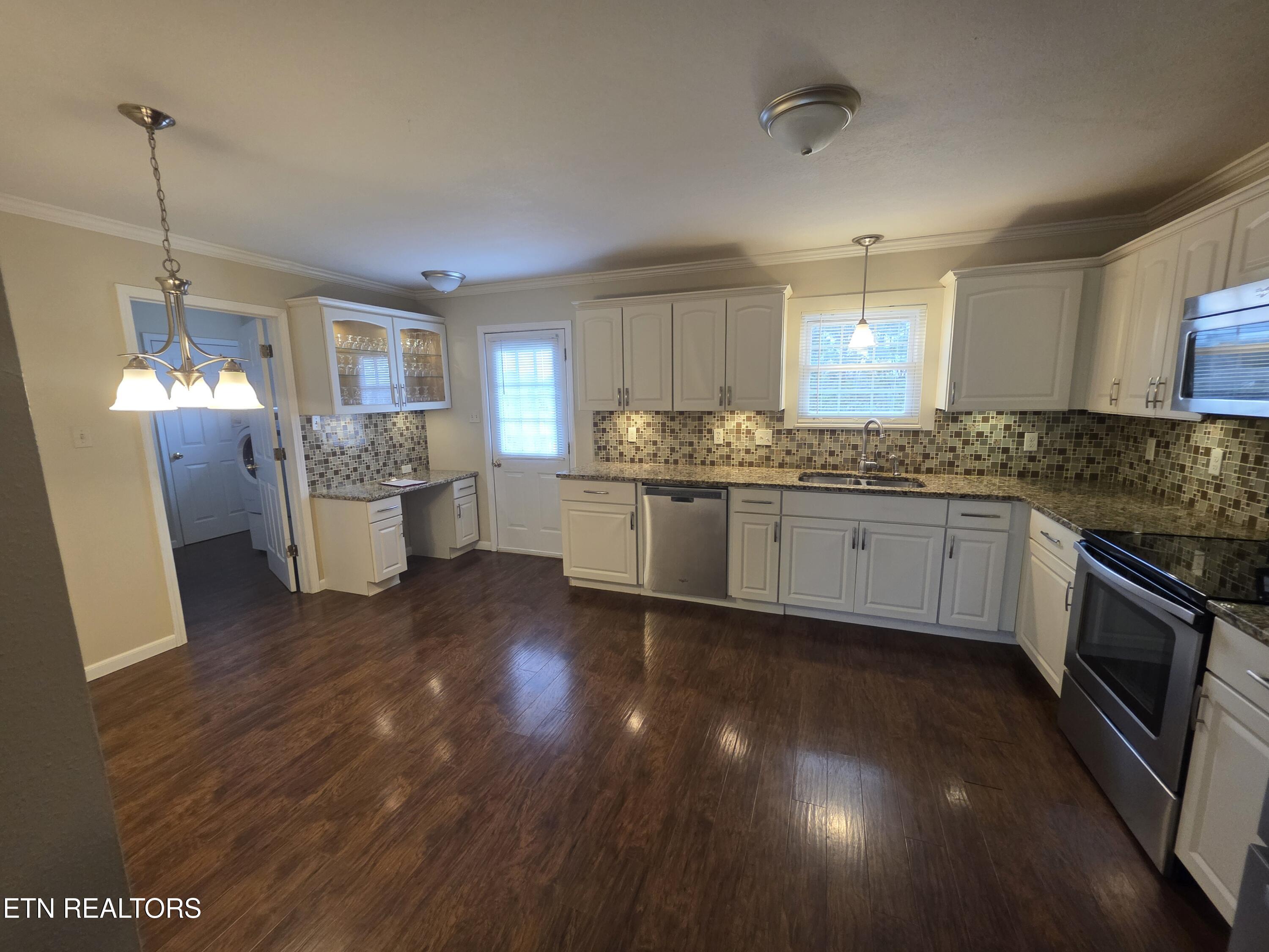1750 Meadow Ridge Circle Sevierville, TN 37862 - Photo 2 of 25 Kitchen