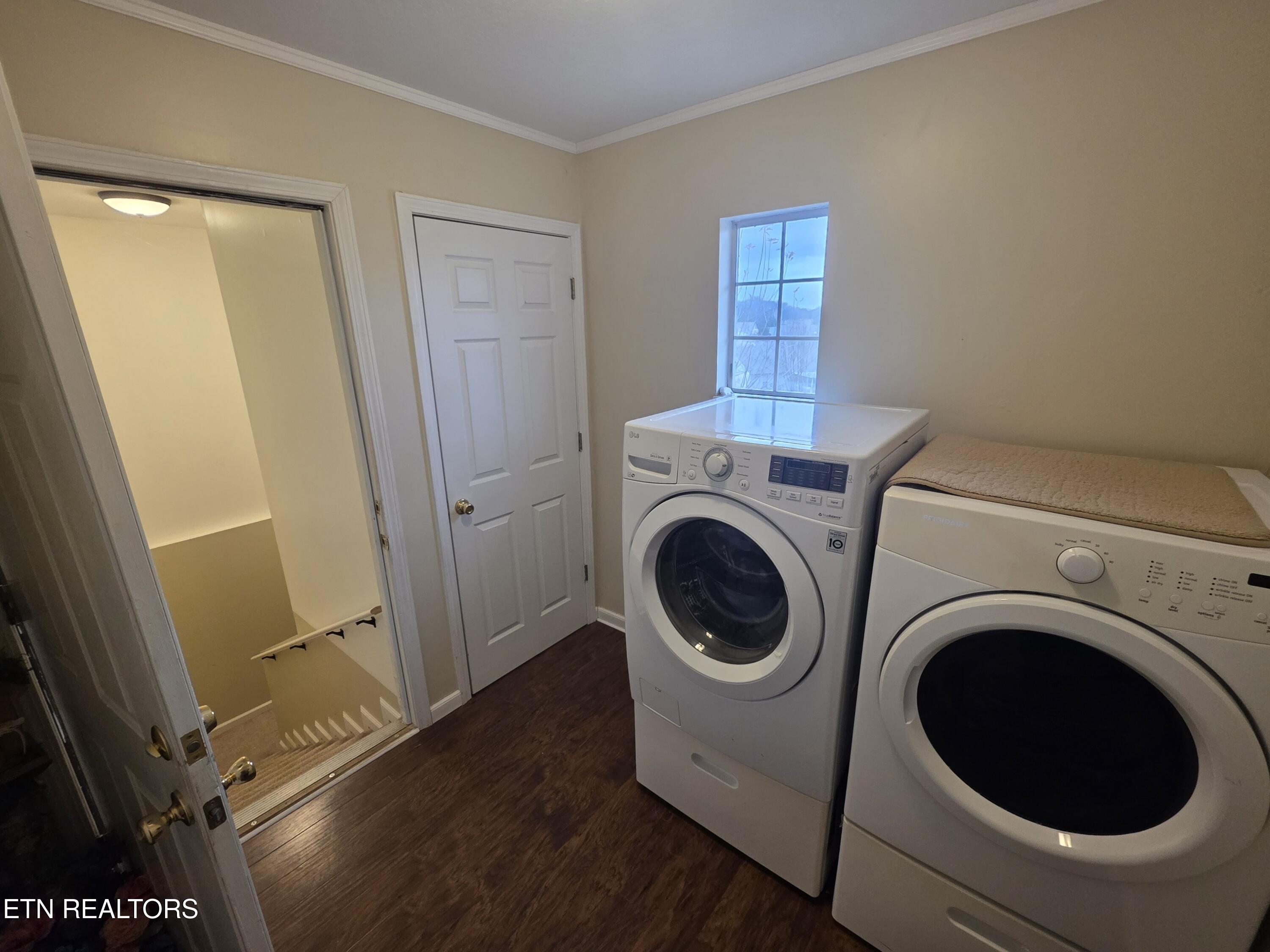 1750 Meadow Ridge Circle Sevierville, TN 37862 - Photo 23 of 25 Laundry room